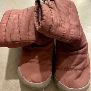 BOGS Women's B Puffy Mid Waterproof Insulated Winter Snow Boot Size 8